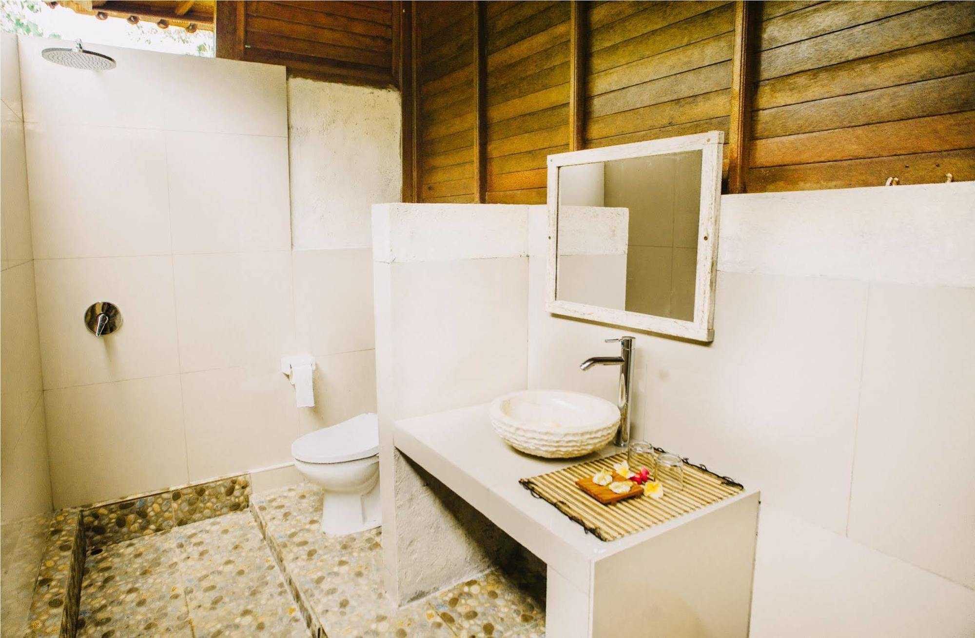 Starfish Lembongan Hotell Exteriör bild